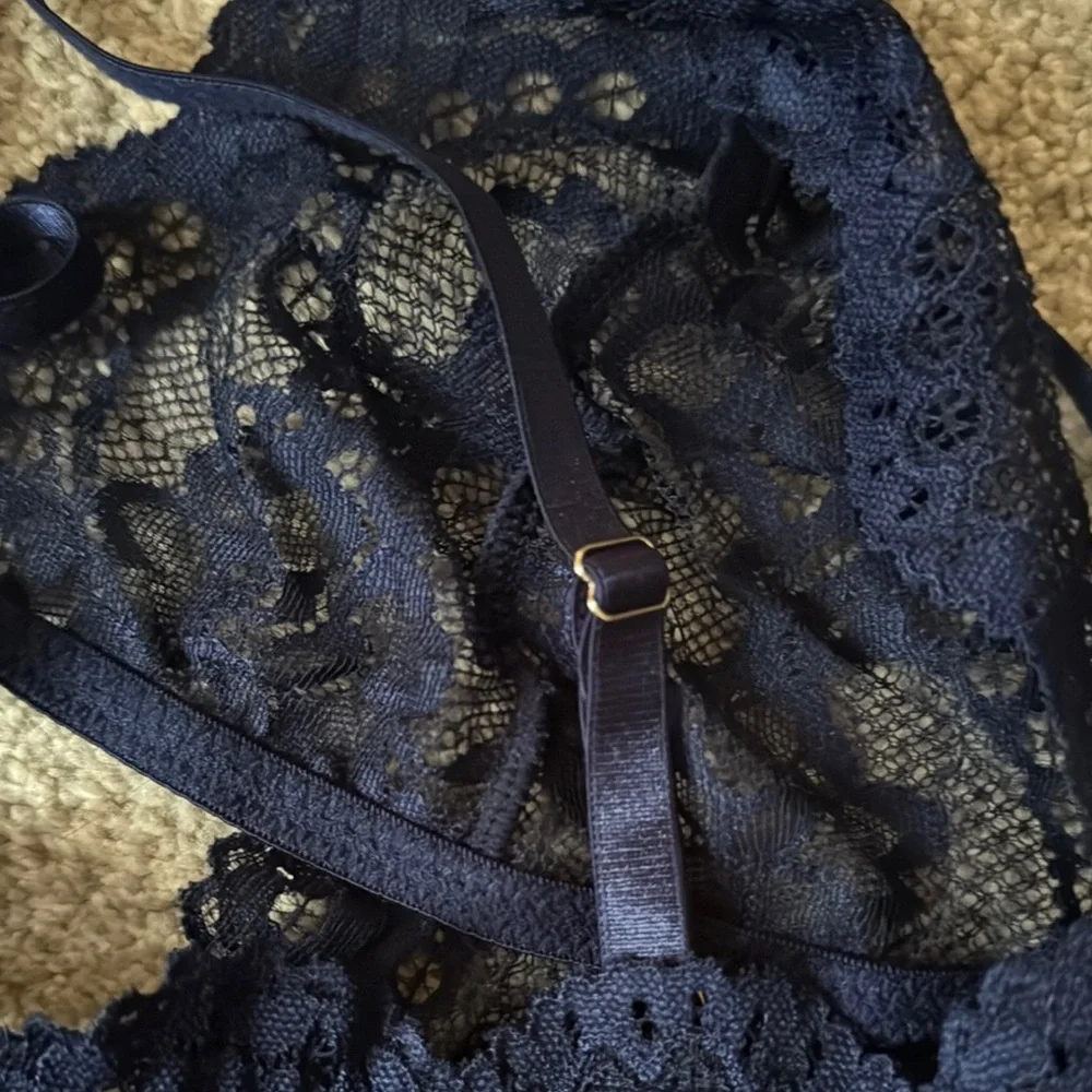 Elegant Lace Bodysuit in Navy Blue - Picture 7 of 8